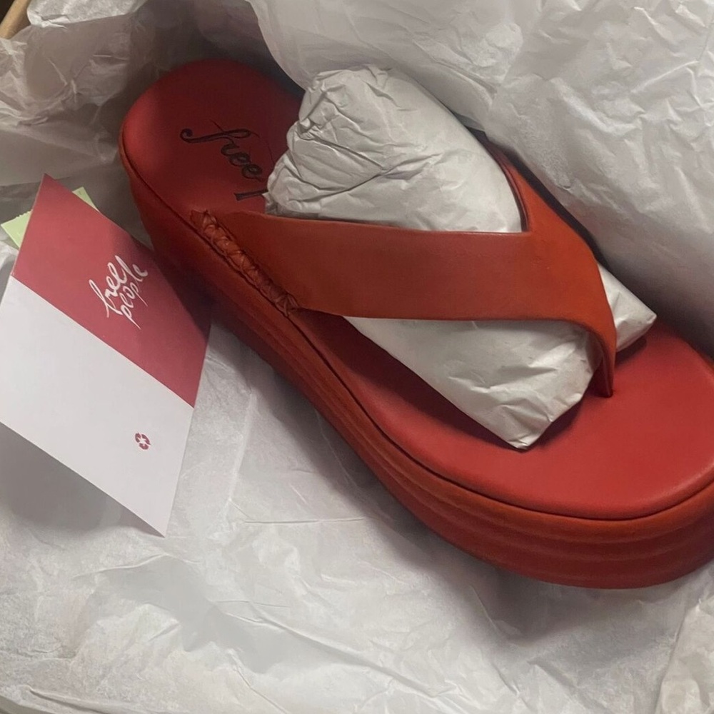 Free People Red Platform Flip Flop Sandals - Picture 6 of 7